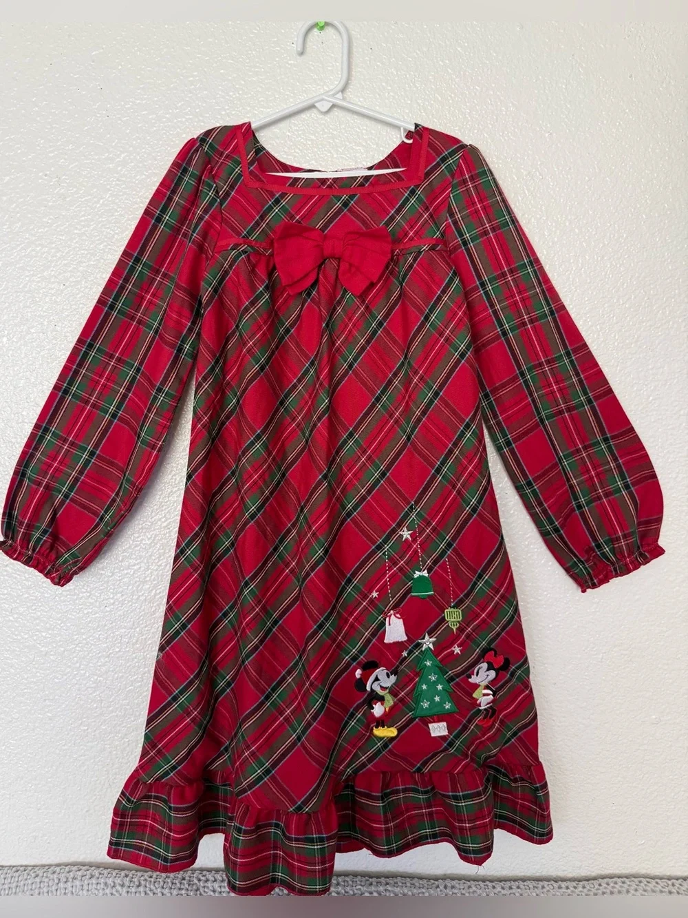 Disney Store Girl’s Mickey & Minnie Mouse Christmas Plaid Nightgown 7/8 Years